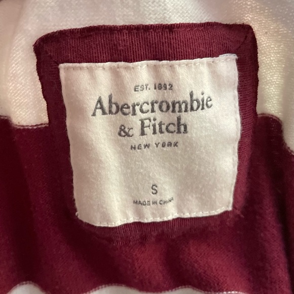 ABERCROMBIE & FITCH WOMANS SWEATER - Picture 4 of 4